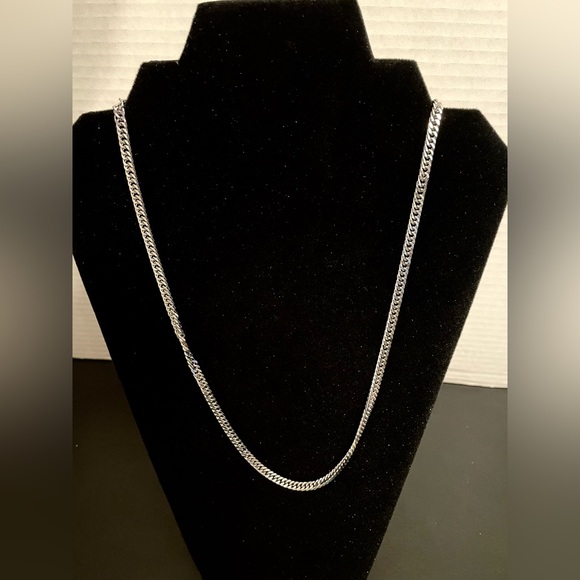 Cuban Link 24 inch Necklace - Picture 3 of 8